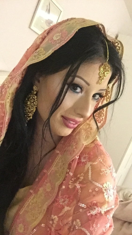 Beautiful Nude Pakistani Wife Uk