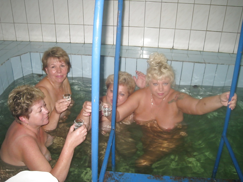 Голые пожилые в бане фото