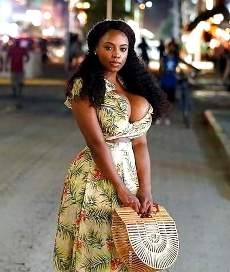 Africa sexly black woman pic