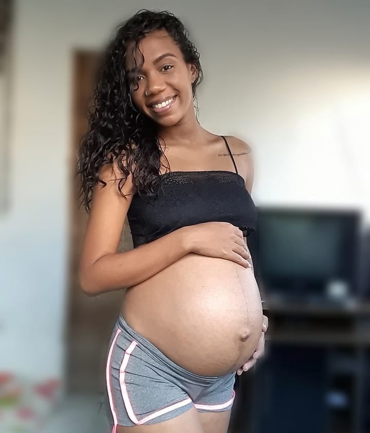 Latina embarazada