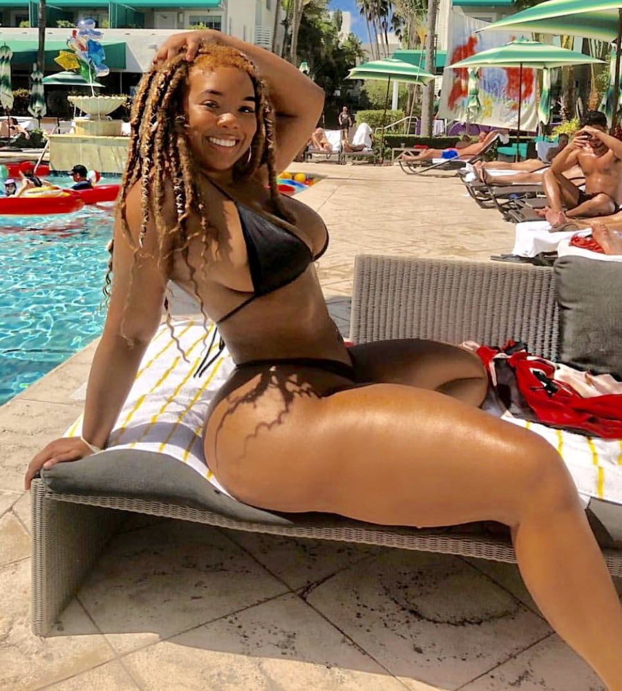 Big booty black girls pussy fan image