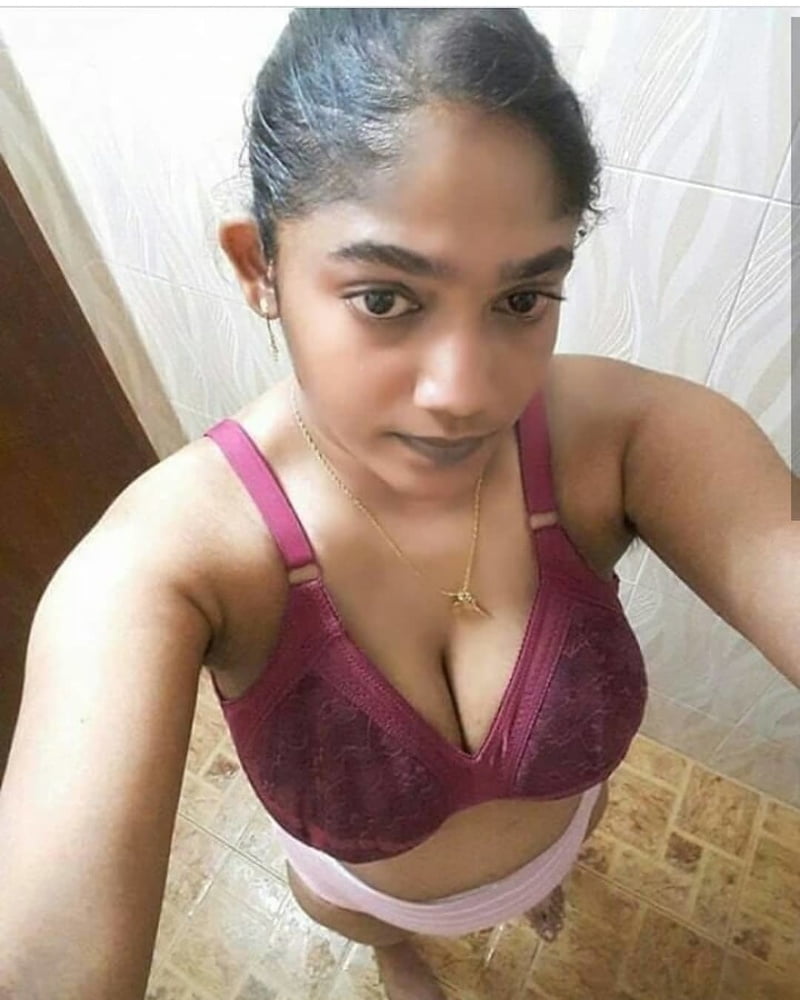 Indian girl showing tite boobs fan compilations