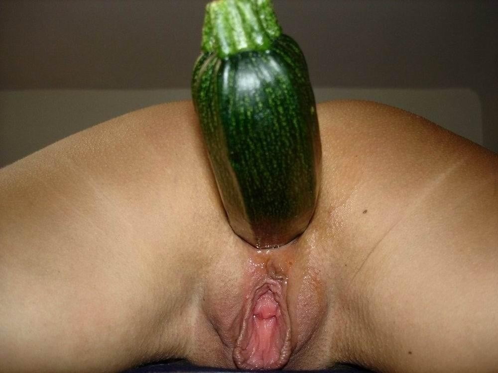 Bizarre anal vegetable insertions public fan pic