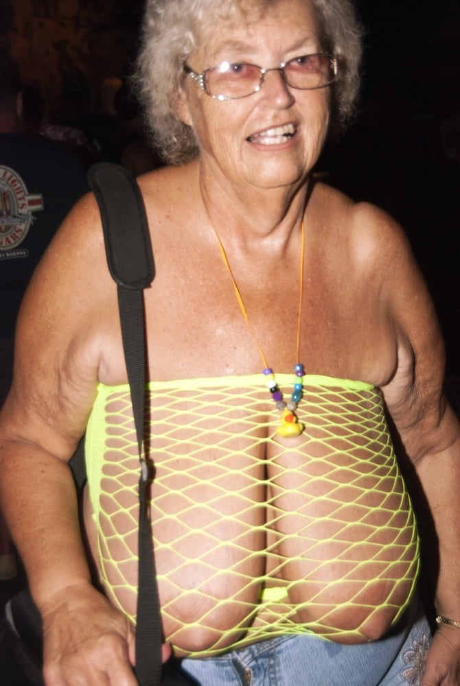 Grandma S Huge Hanging Tits Immagini Xhamster