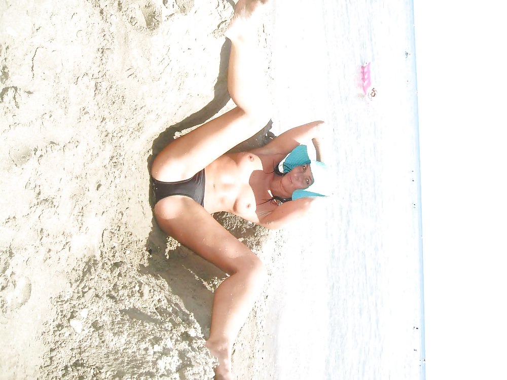 Sex Gallery The beach 106