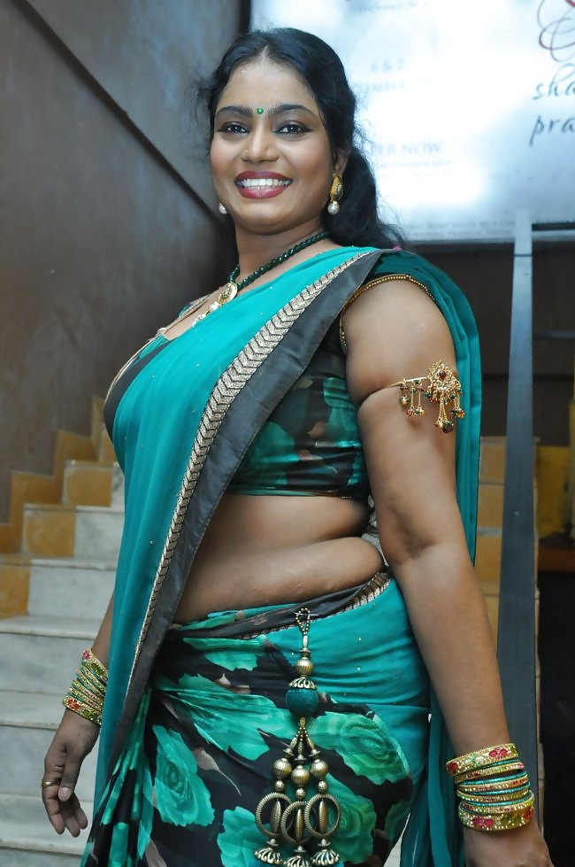 Sexy Indian Aunty 45 Pics