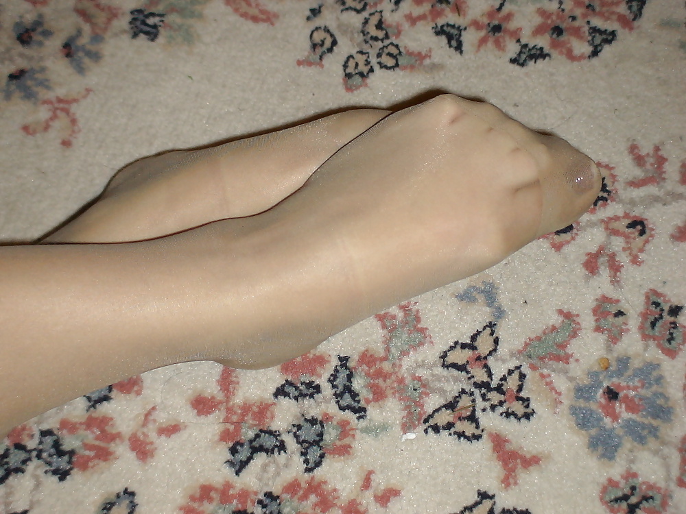 Sex Gallery Girlfriend pantyhosed feet