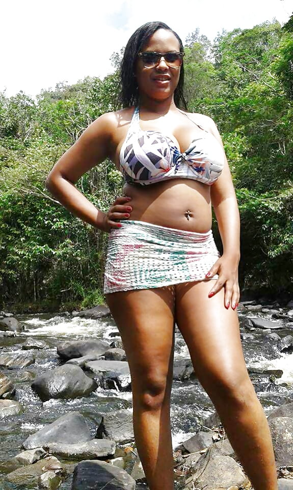 Sex Gallery latinas joven babes cleavage big tits