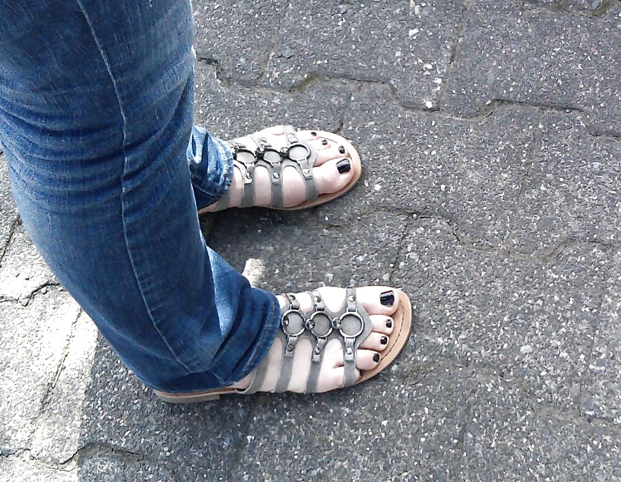 Sex Gallery pretty feet in sandles