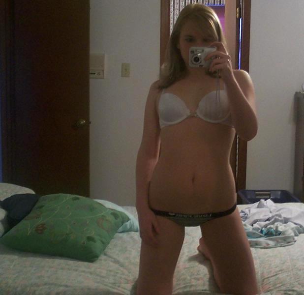 Sex Gallery Cute teen selfshots 3