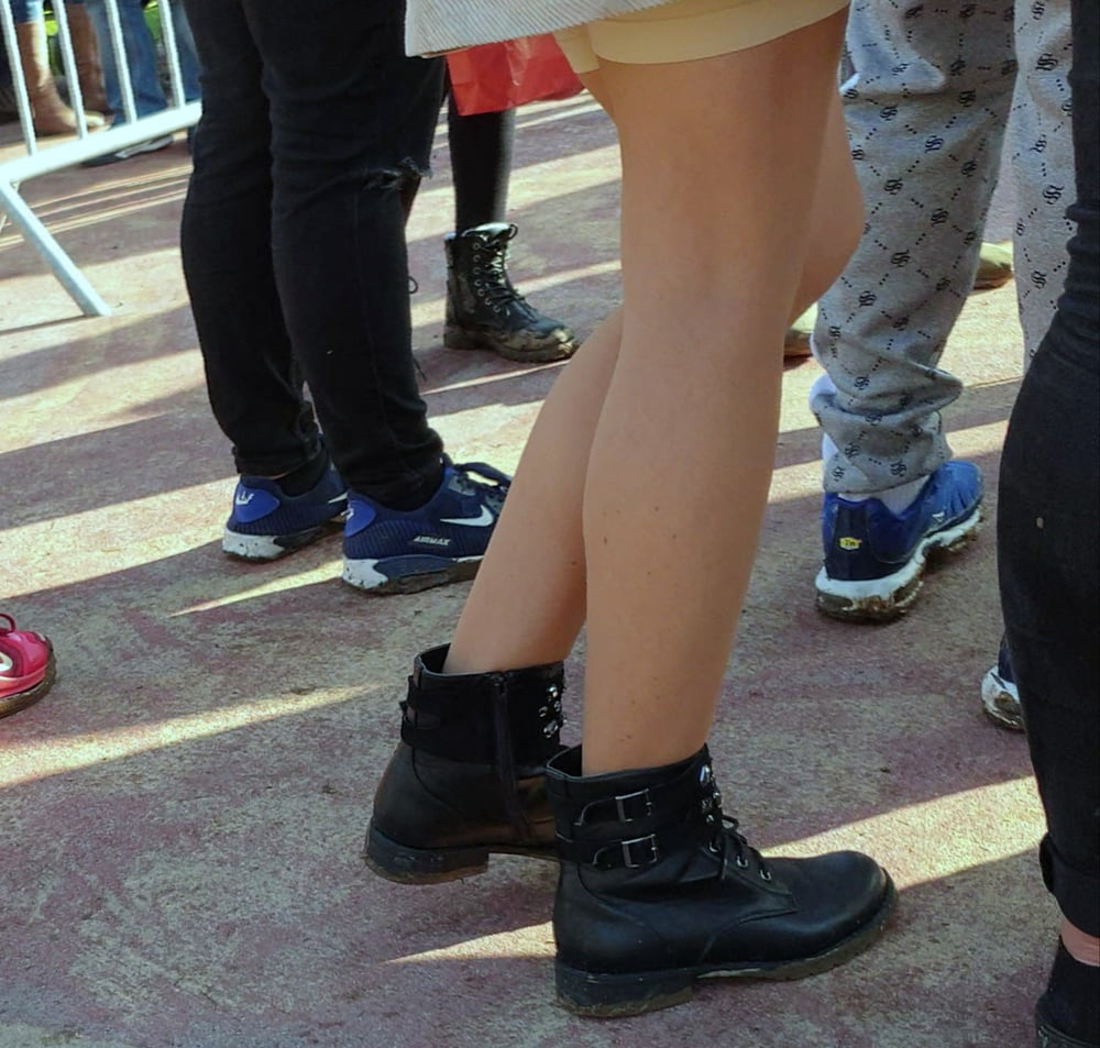 Candid feet photo #324255453