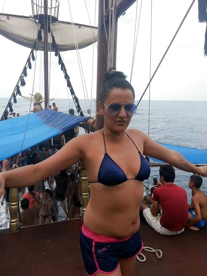 Sex Gallery Azra atesli kiz