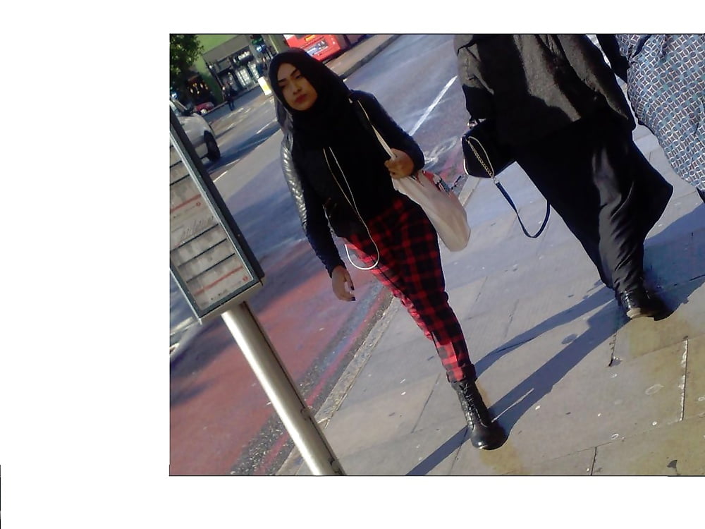 Sex Gallery Non Nude Hijabi Teens Walking London UK Bengali Clothed