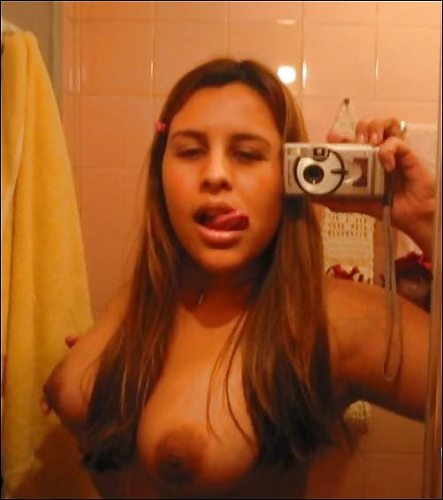 Sex Gallery SELF SHOT HONEYS 2