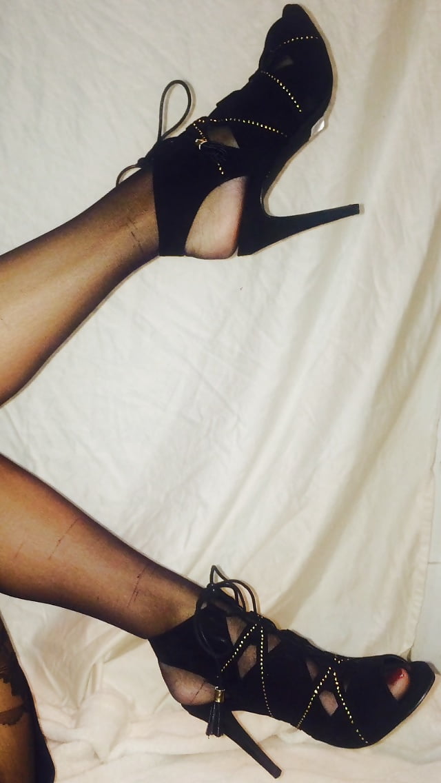 Sex Gallery Wife's feet in nylons and her new heels. Tributes welcome!