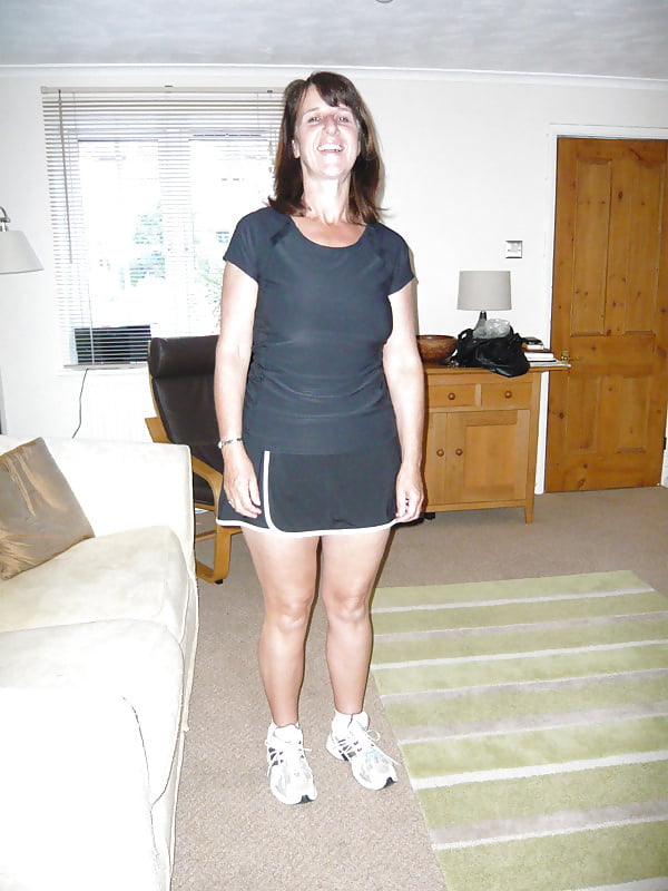 UK Wife Stripped and Shown - 80 Photos 