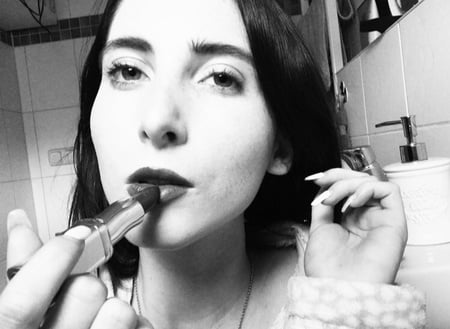 different sexy pics lou nesbit lia louise         