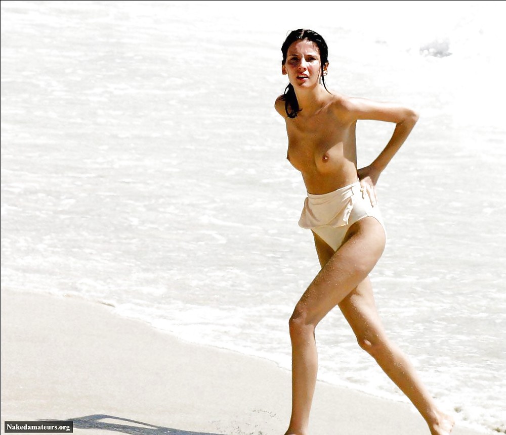 Sex Gallery tits and sand