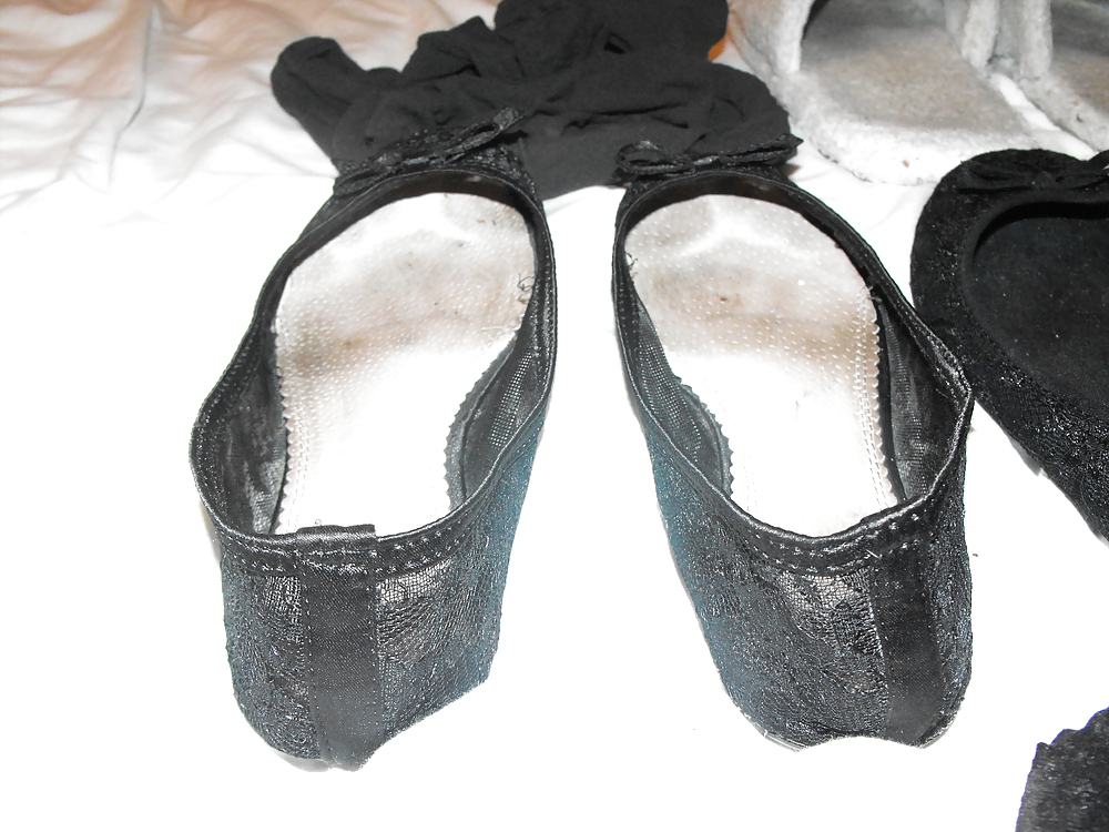 Sex Gallery Em's very worn flats slippers and tights, Take a sniff!!!