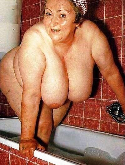 Sex Gallery Older women in the shower.