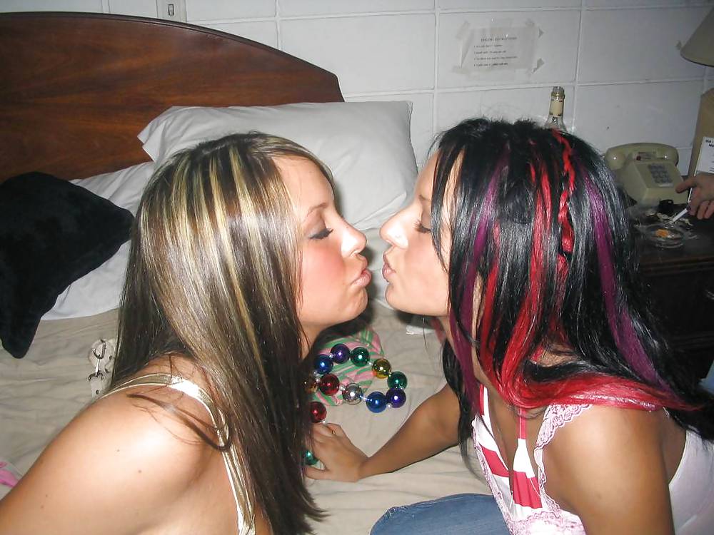 Sex Gallery Horny party girls