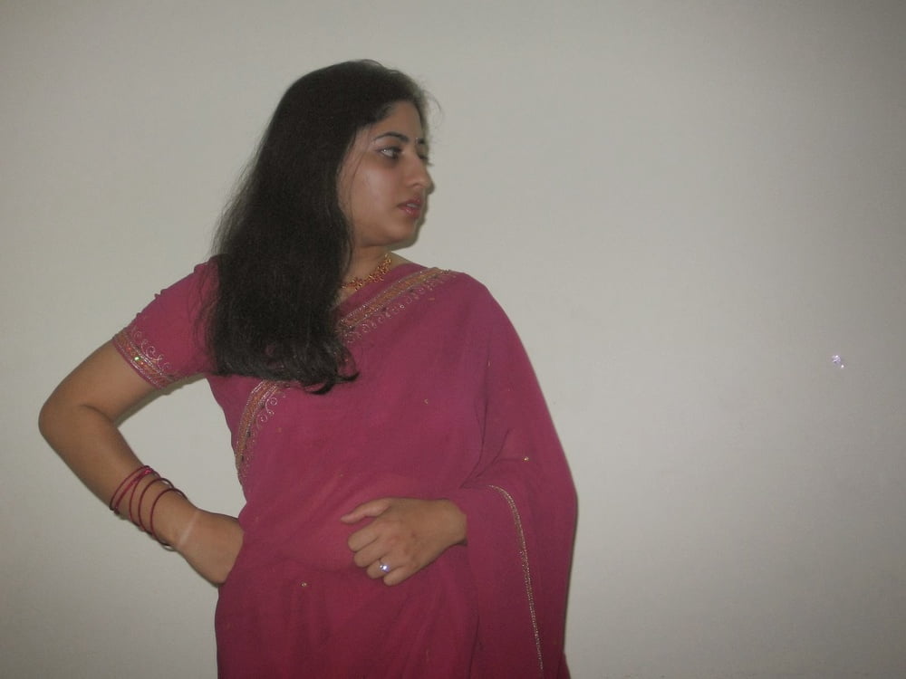 Desi Mom Wife Bhabhi Saree Blouse Nude Photo Pics