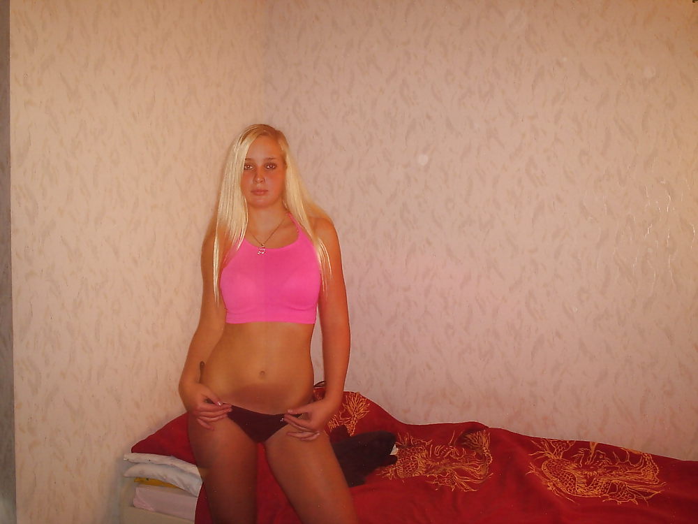 Sex Gallery amateur blondes sandra nude