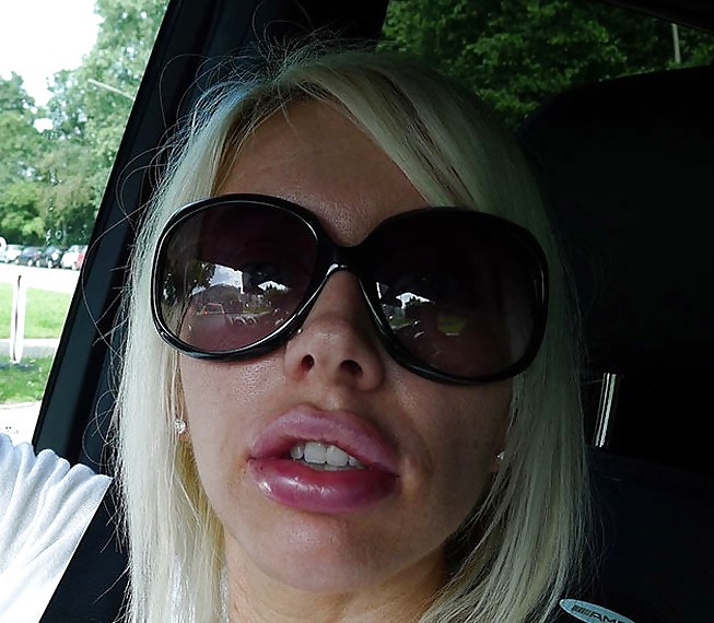 Sex Gallery Woman with Dick Sucking Lips