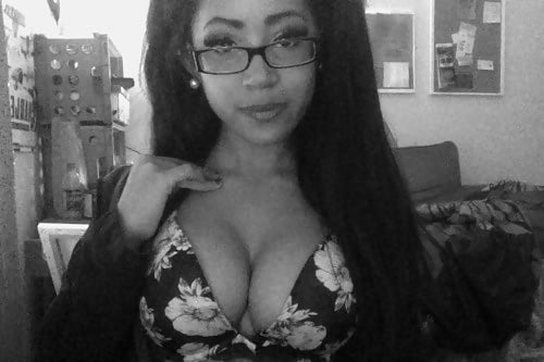 Sex Gallery Black Nerdy Horny Teen Slut aka Lovelovetenshi Selfies 002