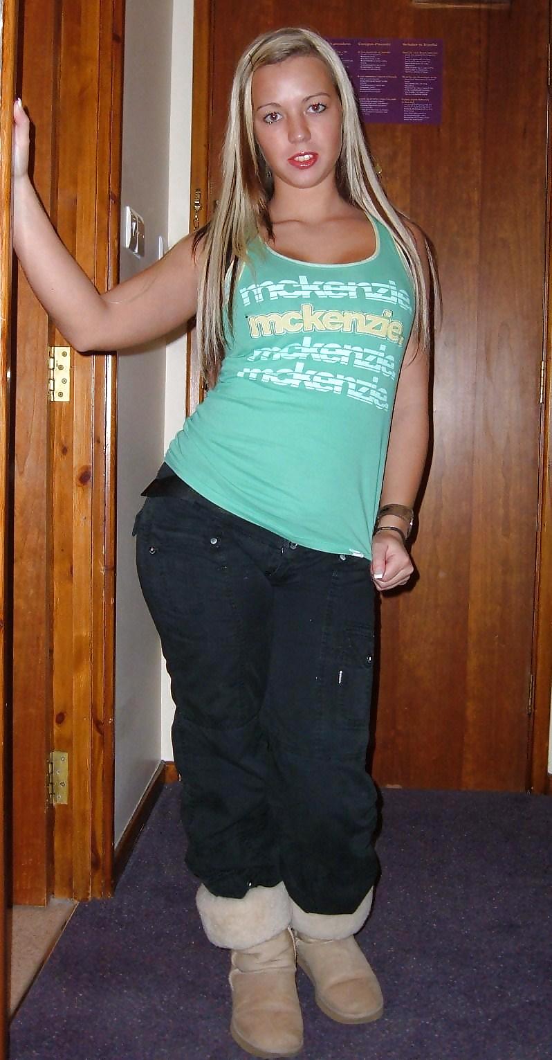 Sex Gallery blond girl has fun