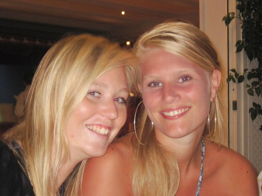 Sex Gallery Teengirls in the pool