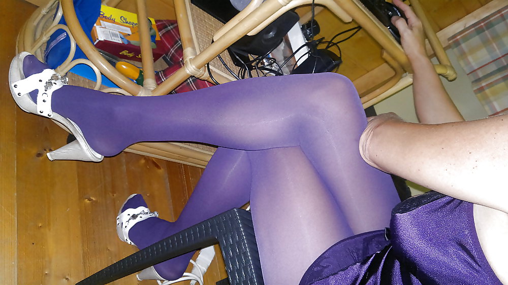 Sex Gallery Amateurs in purple nylons