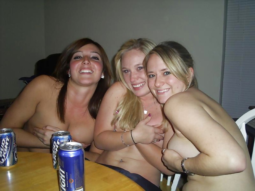 Sex Gallery Embarrassed Nude Girls 14