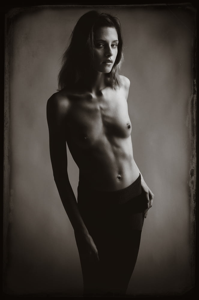 Kristen Connelly Nude Photos Pics.