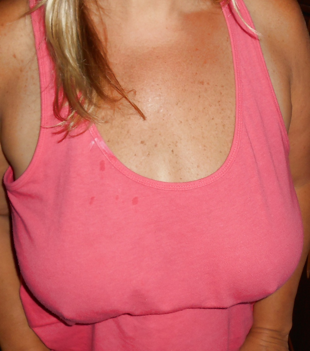 Sex Gallery Wife....No Bra