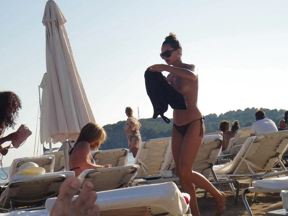 Sex Gallery The beach 107