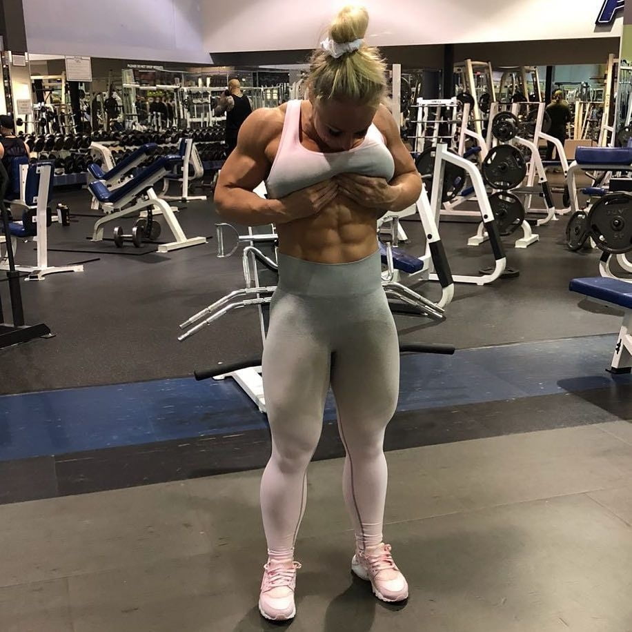 Perving at the Gym - 120 Photos 
