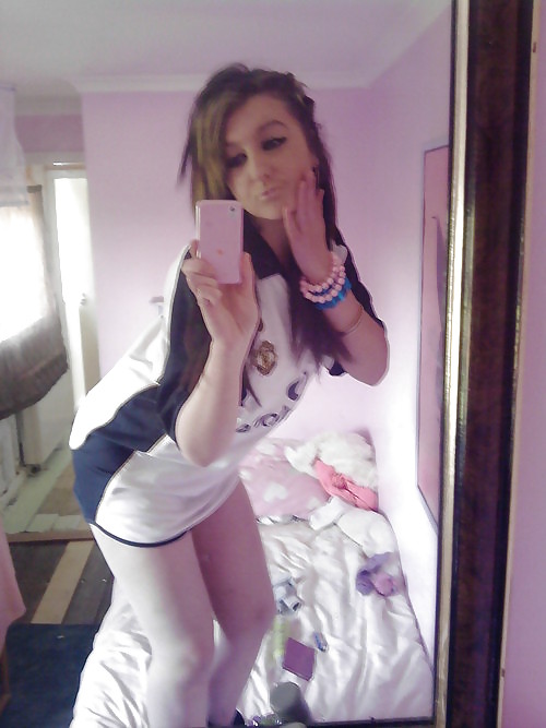 Sex Gallery slags in footy tops