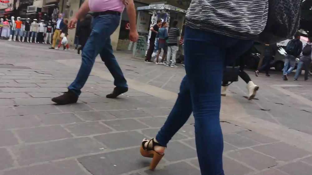 Sex Gallery candid girl french feet