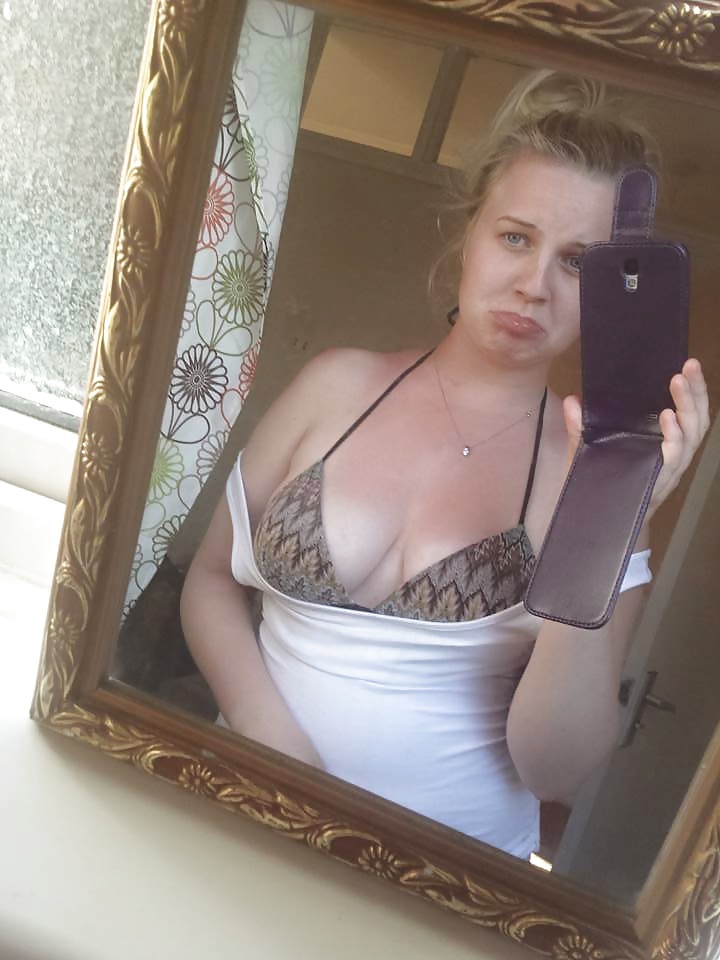 Sex Gallery Non Nude UK Busty Slut Emily