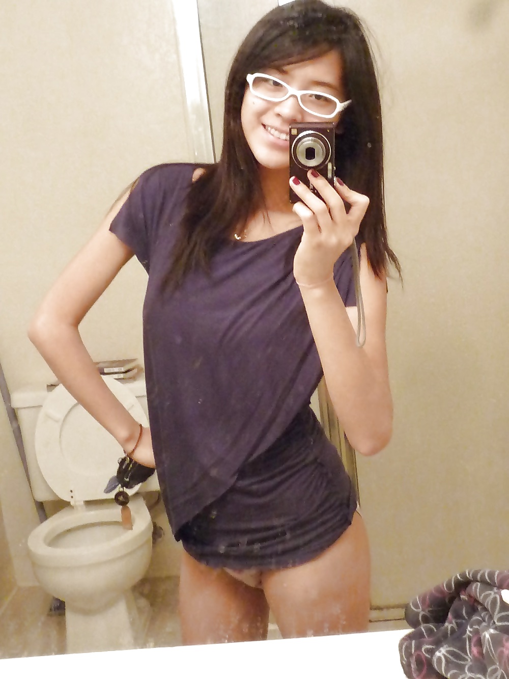 Sex Gallery Nude asian girl with glasses sexy