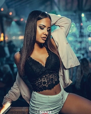 ana guzata ribetina komentarisi i drkaj serbian teen ass         