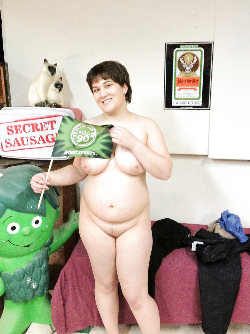 Sex Gallery Pork Pies! - Chubby Soccer Coed Strips in Seattle Dorm