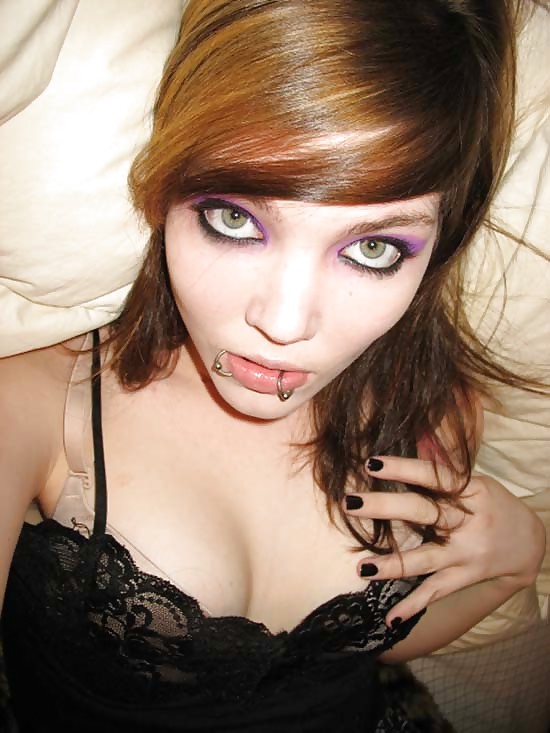 Sex Gallery Moshe Loves Emo Girls With Beautiful Eyes