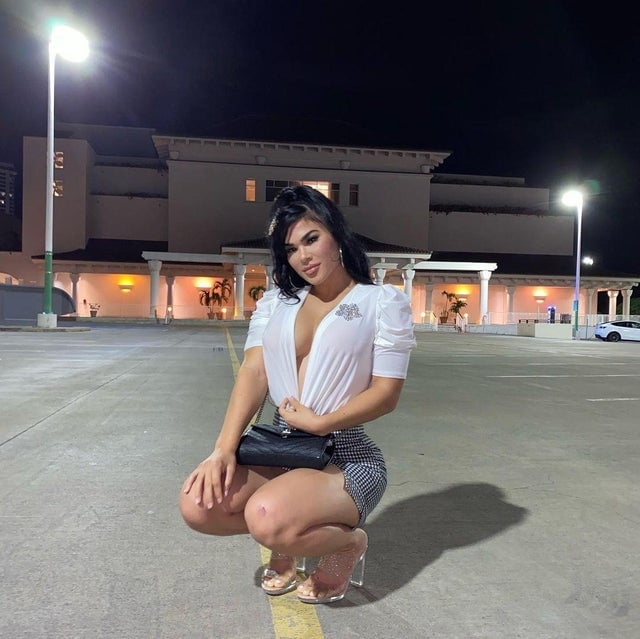 Rachael Ostovich- 25 Photos 