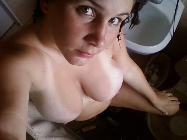 Sex Gallery Found on USB Stick