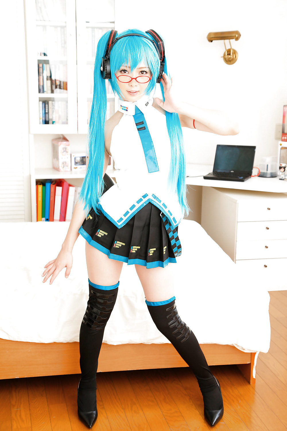 Cute Hatsune Miku Japanese Cosplayer 39