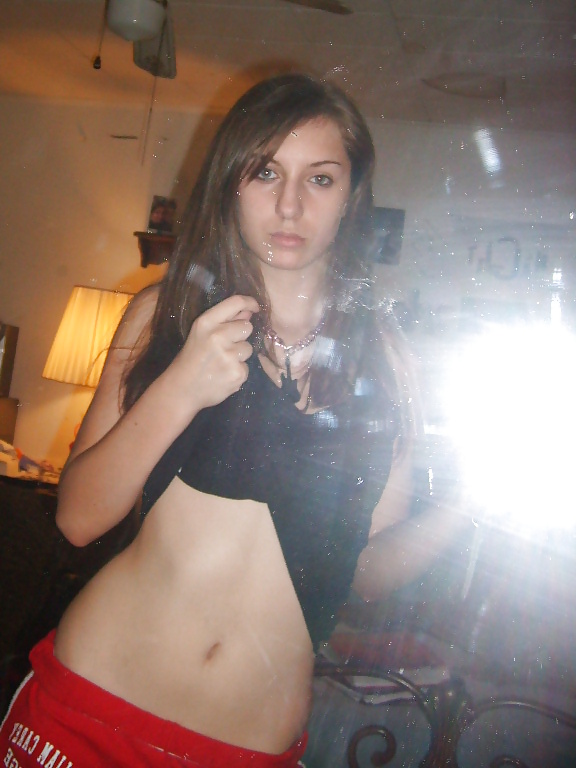 Sex Gallery Hot teen in front of camera