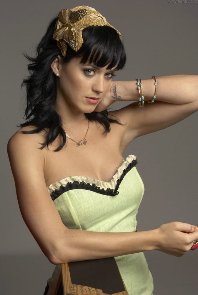 Katy Perry Hot - 6 Photos 