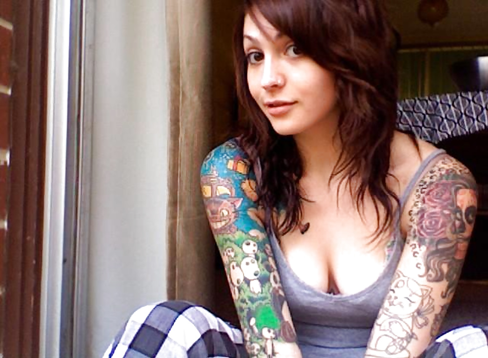 Sex Gallery sexy teen with tattoos